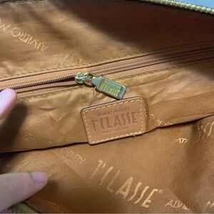 Alviero Martini Crossbody Bag Interior in Warm Cognac